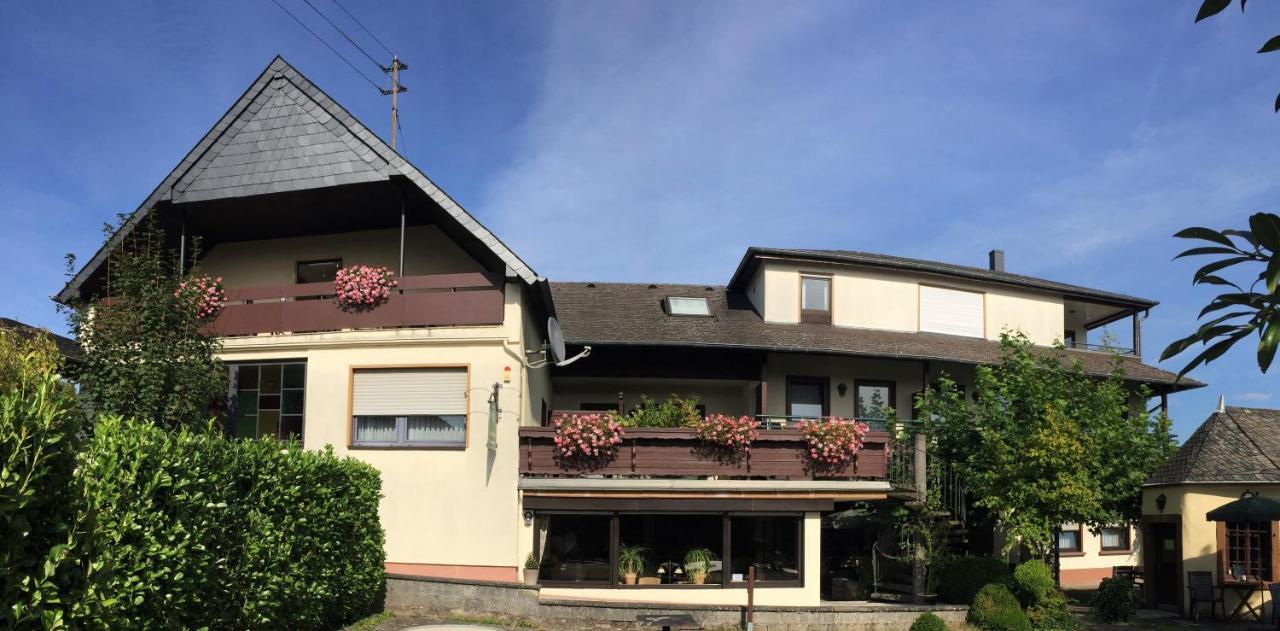 Pension Zum Golfstuebchen Echternacherbruck Exteriér fotografie