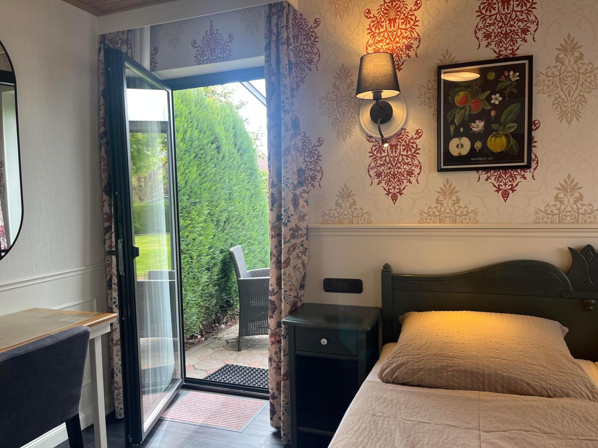 Pension Zum Golfstuebchen Echternacherbruck Exteriér fotografie